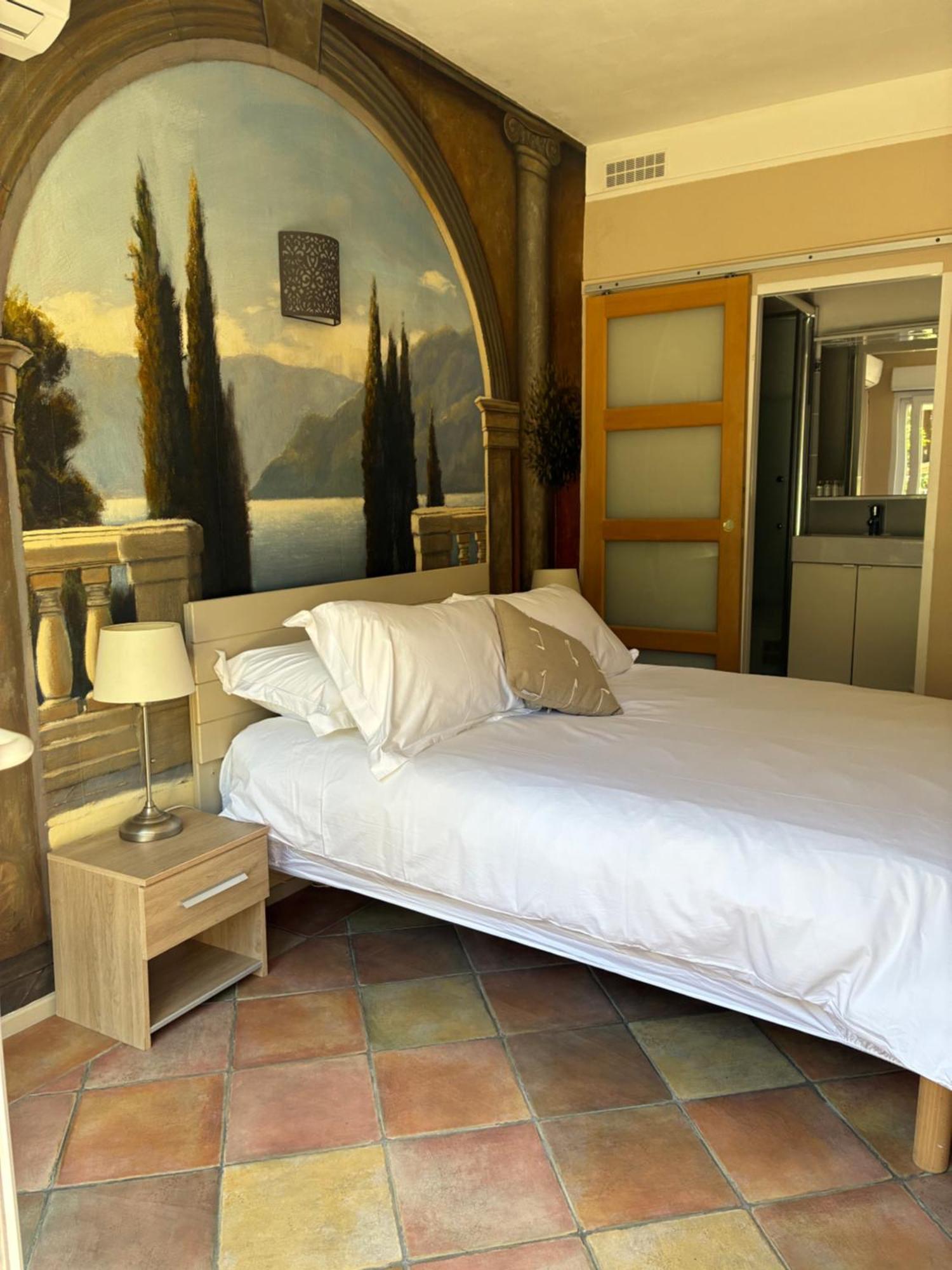 Hotel L'Escale Au Soleil Saint Aygulf Bagian luar foto